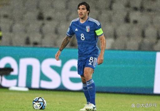 天价中场争夺战！纽卡标价近亿镑，曼联欲砸9000万，阿森纳因财政规则已经出局