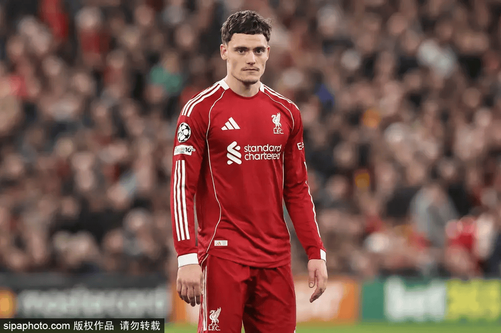 利物浦4-0加拉塔总4-1晋级！维尔茨8关键传+4过人统治全场 斯科尔斯预言成笑话