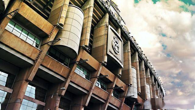 鲁梅尼格深度剖析皇仁欧冠对决：史诗级提前决赛，拜仁破14年魔咒